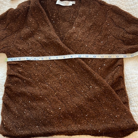ASTR The Label Surplice Sequin Wrap Long Sleeve Knit Sweater in Copper Size XS - Picture 8 of 11